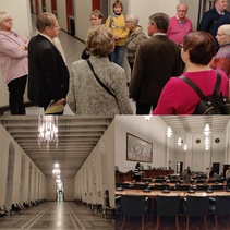 Vuosikokouksen yhteydessä pääsimme kurkistamaan 30-luvun loistoonsa korjattuun Eduskuntataloon kansanedustaja Juhana Vartiaisen opastuksella.